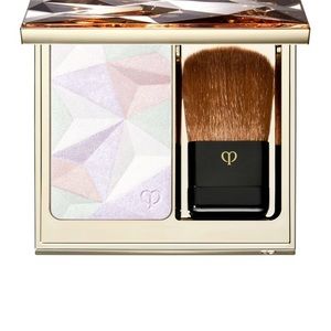 CPB Luminizing Face Enhancer